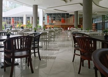 6 Space-Saving Compact Café Furniture Pieces That Will Enhance Your Business