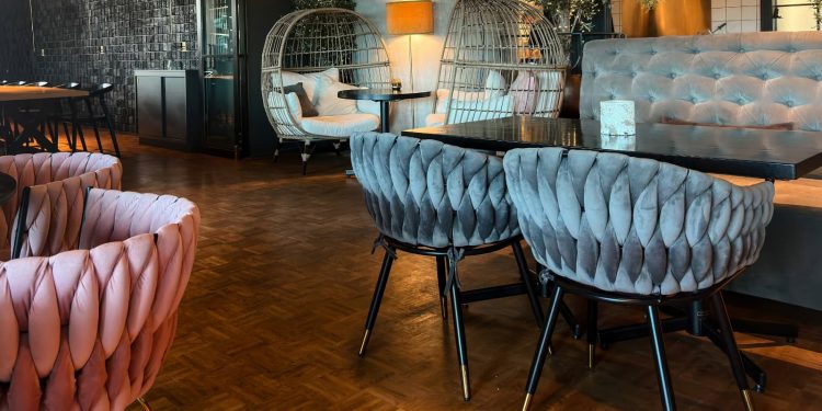 How to Create a High-End Ambience with Luxury Coffee Shop Furniture