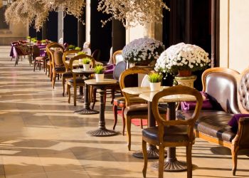 5 Compact Café Furniture: Maximizing Your Small Café’s Potential