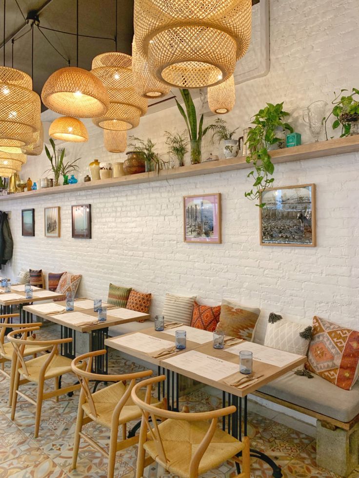 bar and cafe seating