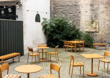 10 Trendy Bar and Café Seating Ideas for a Stylish Look