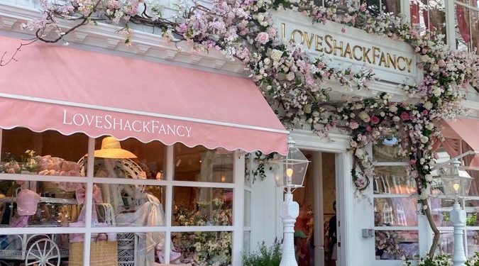 Affordable Yet Stylish Commercial Café Chairs and Tables for Your Café