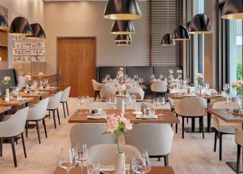 Why Compact Furniture is Perfect For Expand Your Cafe’s Space