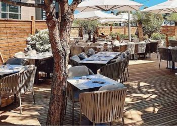 Vintage Café Furniture: How to Create a Nostalgic, Cozy Vibe